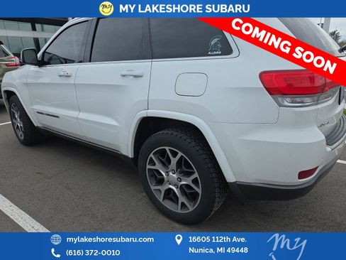 Used 2018 Jeep Grand Cherokee Limited AWD/4WD image 8