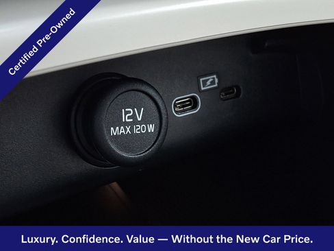 Certified 2026 Volvo XC40 B5 Plus AWD/4WD image 27