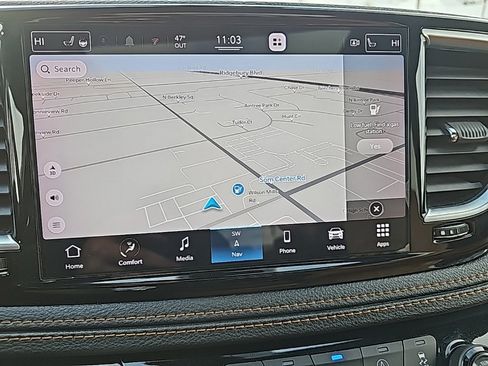 Certified 2022 Chrysler Pacifica Pinnacle image 4