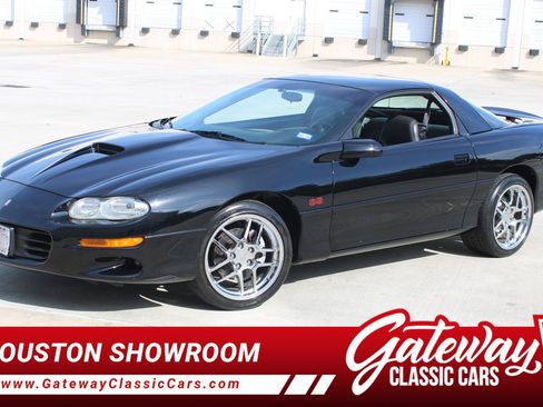 Used 2002 Chevrolet Camaro Z28 w/ SS Performance/Appearance Pkg RWD image 1