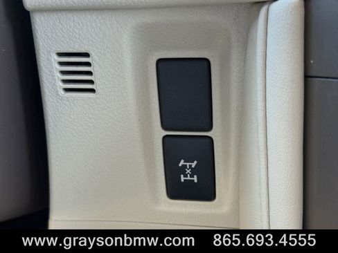 Used 2018 Lexus GX 460 Premium w/ Premium Package image 32