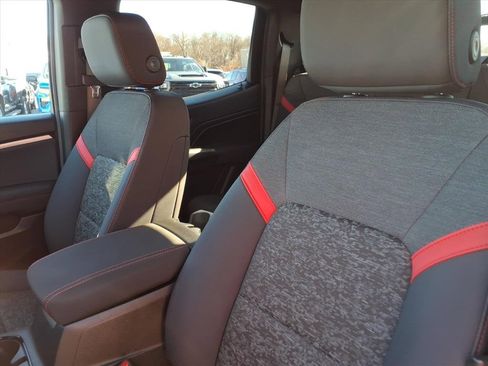 Used 2025 Chevrolet Colorado Z71 w/ Technology Package image 13