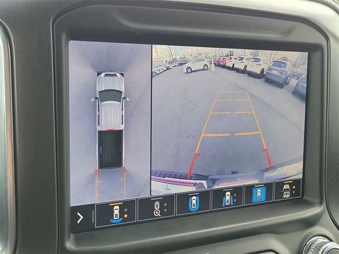 Used 2022 GMC Sierra 3500 AT4 w/ AT4 Preferred Package image 10