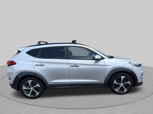 Used 2016 Hyundai Tucson Limited w/ Option Group 03 FWD image 7