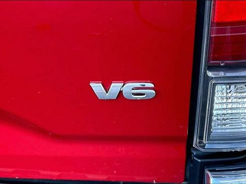 Used 2023 Toyota Tacoma TRD Off-Road image 33