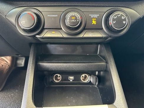 Used 2023 Kia Forte LXS w/ LXS Technology Package FWD image 19
