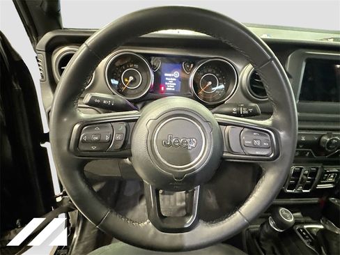 Used 2023 Jeep Gladiator Sport image 10