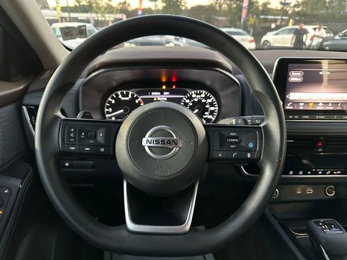 Used 2021 Nissan Rogue SV image 23