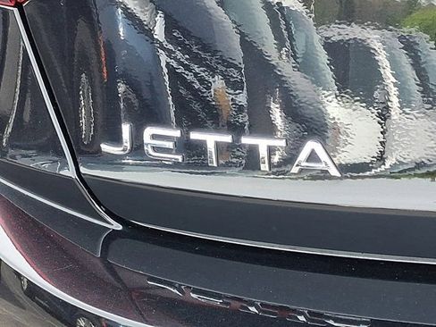 Certified 2024 Volkswagen Jetta SE w/ Black Wheel Package image 34