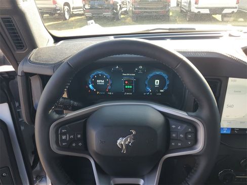 New 2025 Ford Bronco Badlands image 13