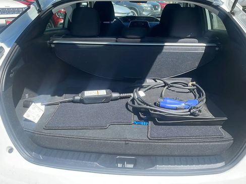 Used 2021 Toyota Prius Prime LE w/ Carpet Mat Package (TMS) FWD image 9