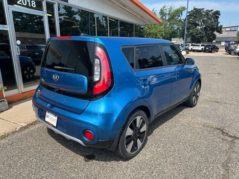 Used 2017 Kia Soul + w/ Designer's Package FWD image 7