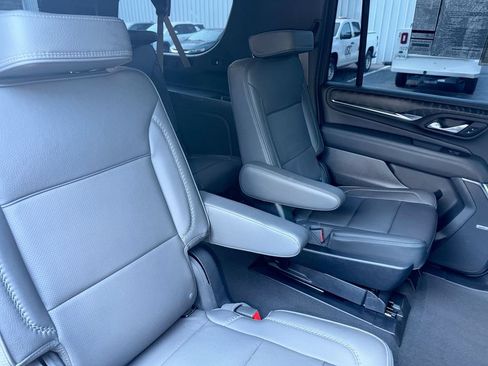 Used 2024 GMC Yukon XL Denali RWD image 29