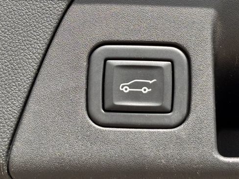 Used 2023 Buick Envision Essence w/ Sport Touring Package FWD image 30