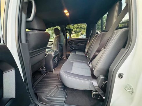 Used 2019 Nissan Titan SV w/ SV Convenience Package image 31