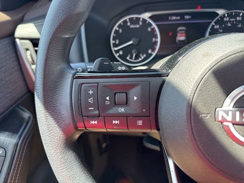Used 2023 Nissan Rogue SV AWD/4WD image 22