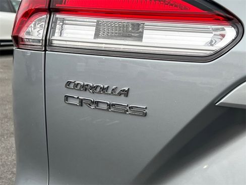 Used 2023 Toyota Corolla Cross L image 6