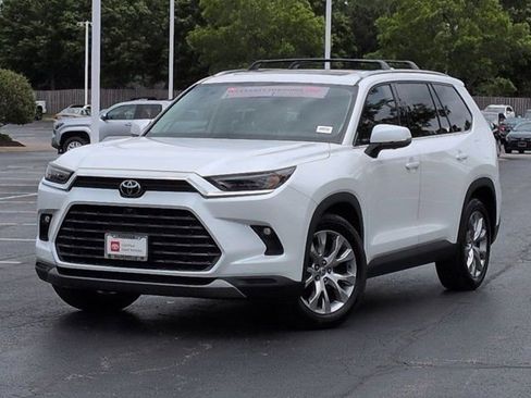 Certified 2025 Toyota Grand Highlander FWD image 2