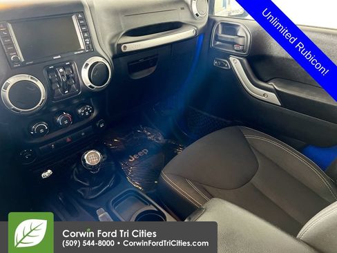 Used 2016 Jeep Wrangler Unlimited Rubicon AWD/4WD image 24