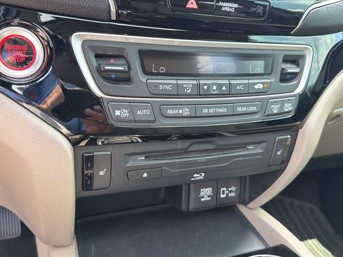 Used 2019 Honda Pilot Touring image 28