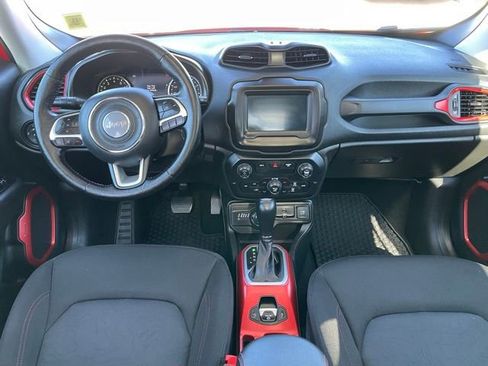 Used 2019 Jeep Renegade Trailhawk w/ Cold Weather Group II AWD/4WD image 9