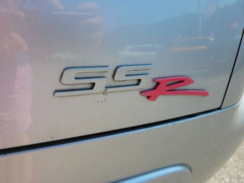 Used 2004 Chevrolet SSR w/ Preferred Equipment Group image 10