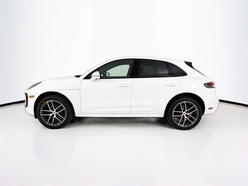 New 2025 Porsche Macan image 2