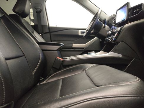 Used 2023 Ford Explorer Limited w/ Equipment Group 301A RWD image 21