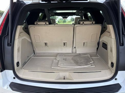 Used 2023 Cadillac Escalade Premium Luxury w/ Performance Package AWD/4WD image 25
