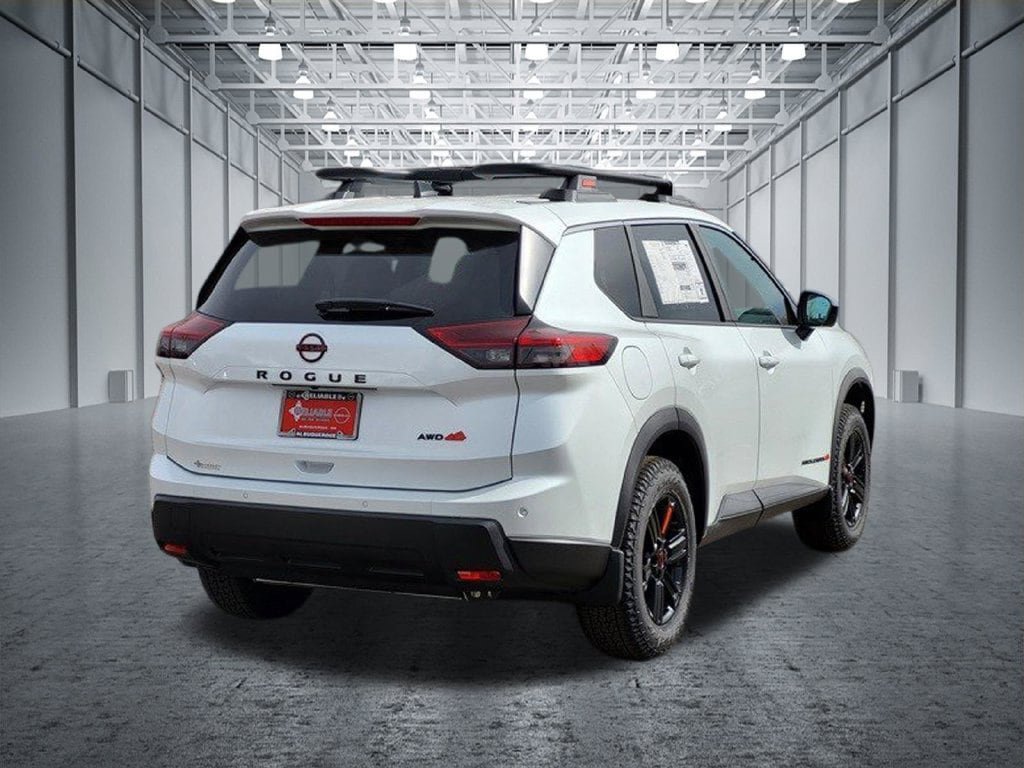 Used 2026 Nissan Rogue SV AWD/4WD image 4