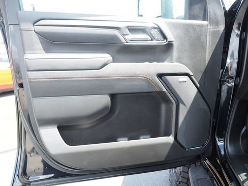 Used 2025 GMC Sierra 3500 AT4 w/ AT4 Premium Plus Package AWD/4WD image 14