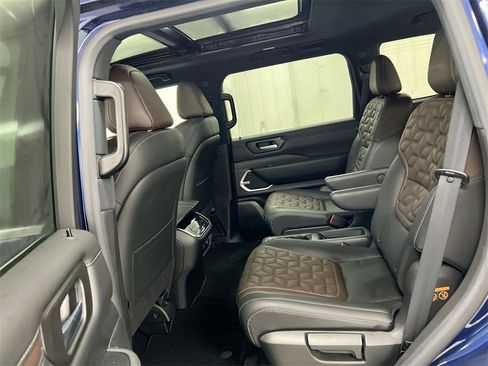 Used 2025 Nissan Armada Platinum Reserve image 24