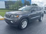 Used 2020 Jeep Grand Cherokee Laredo image 2