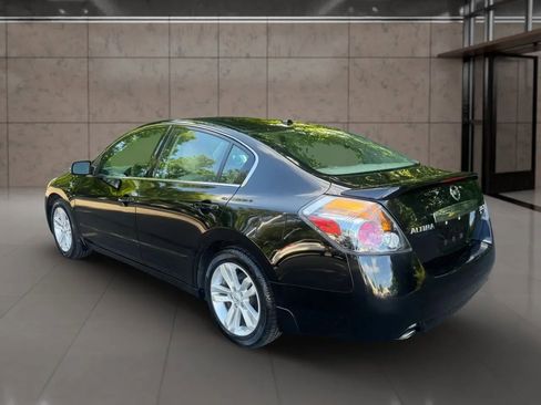 Used 2012 Nissan Altima 3.5 SR w/ Sport Pkg FWD image 4