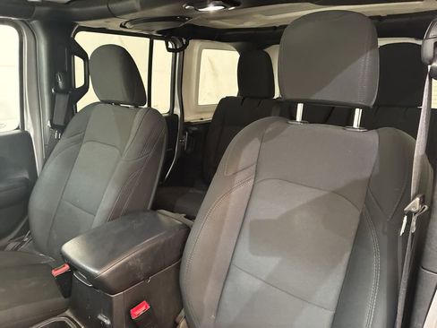 Used 2018 Jeep Wrangler Unlimited Sport S AWD/4WD image 10