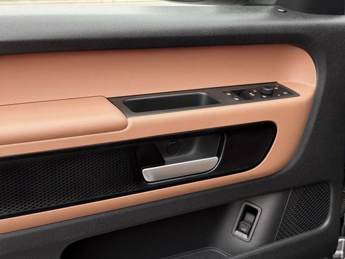 New 2025 Volkswagen ID. Buzz Pro S image 20