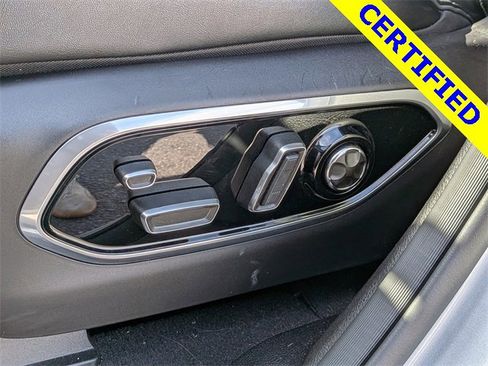 Used 2022 Jeep Grand Cherokee Overland w/ Luxury Tech Group IV image 18