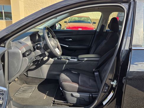 Used 2025 Nissan Sentra SR image 27