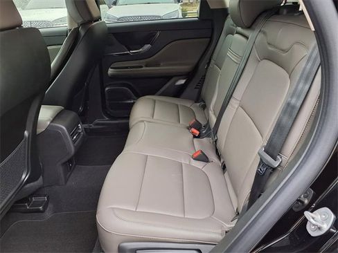 New 2026 Lincoln Corsair Premiere image 10