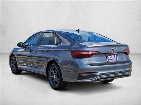 Used 2024 Volkswagen Jetta SE FWD image 8