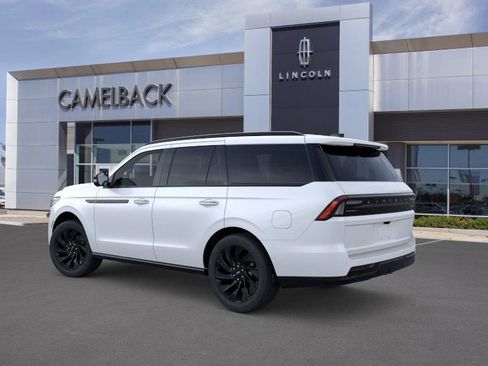New 2026 Lincoln Navigator Reserve w/ Jet Appearance Package image 4