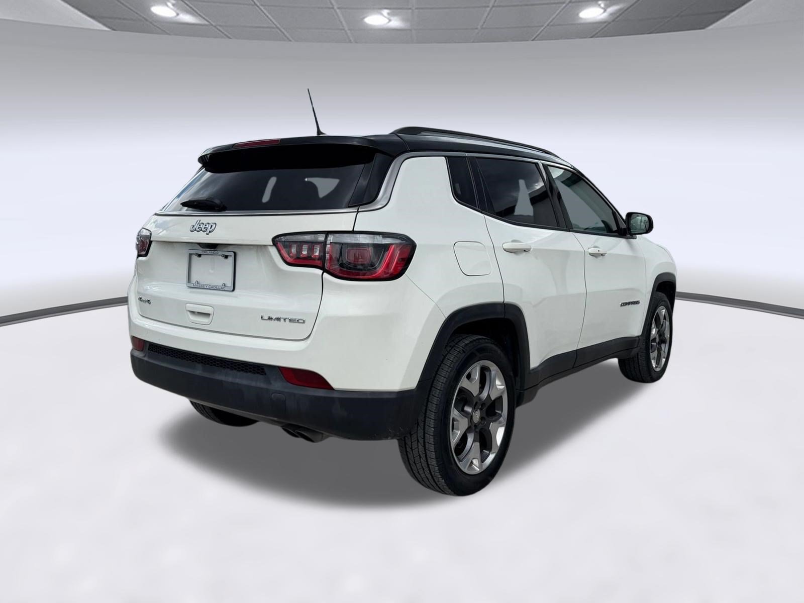 Used 2018 Jeep Compass Limited w/ Navigation Group AWD/4WD image 9