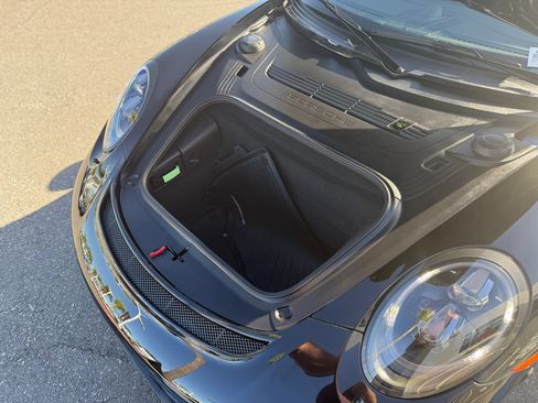 Used 2018 Porsche 911 GT3 RWD image 13
