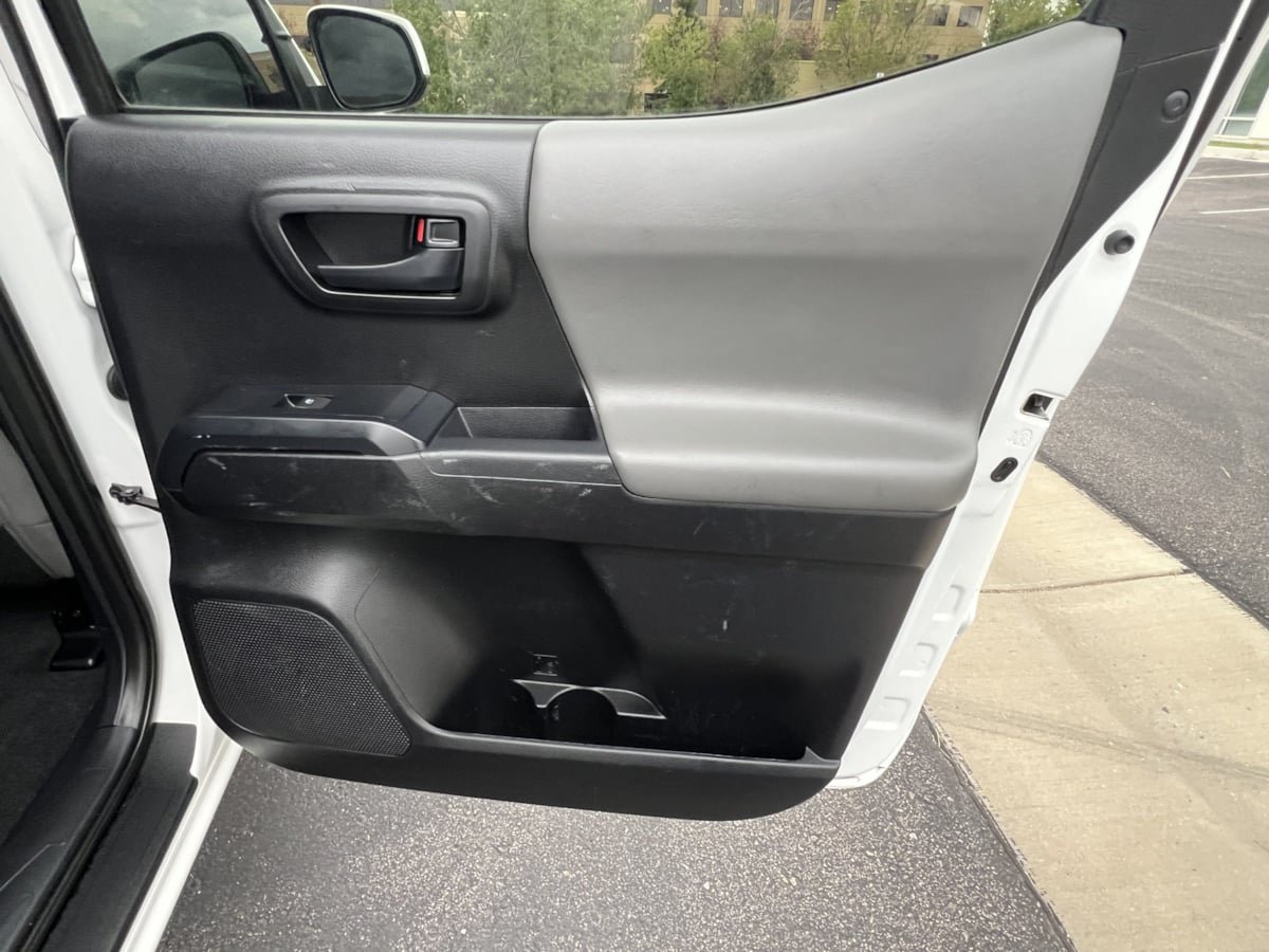 Used 2021 Toyota Tacoma SR AWD/4WD image 13