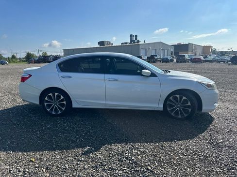 Used 2015 Honda Accord Sport image 12
