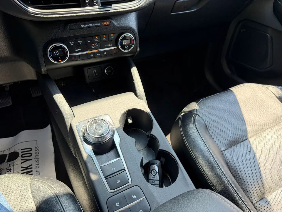 Used 2020 Ford Escape Titanium AWD/4WD image 20
