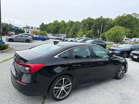 Used 2024 Honda Civic Touring image 9