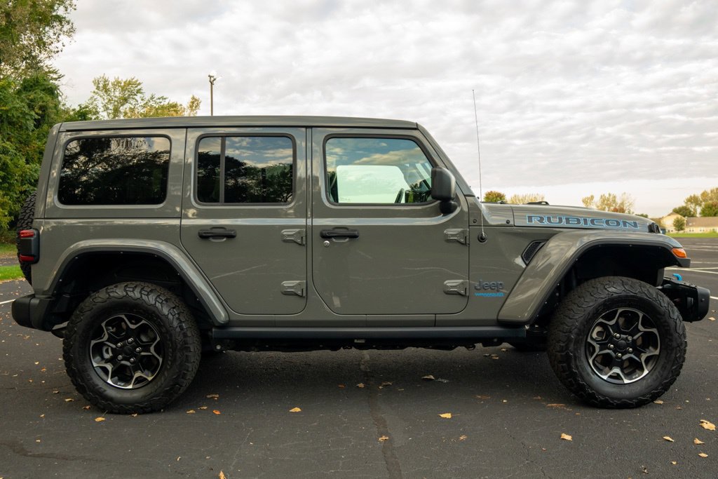 Used 2021 Jeep Wrangler Unlimited Rubicon 4xe w/ Steel Bumper Group AWD/4WD image 19