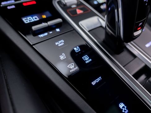 Certified 2023 Porsche Cayenne AWD/4WD image 27