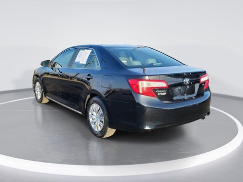 Used 2013 Toyota Camry LE image 4